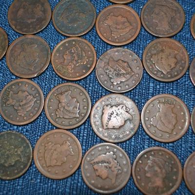 LOT 462. ANTIQUE LARGE CENT COINS