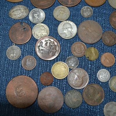 LOT 461 VARIETY OF COINS