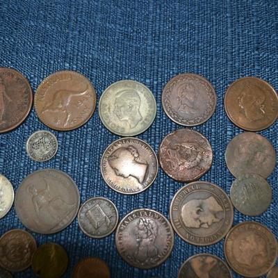 LOT 461 VARIETY OF COINS