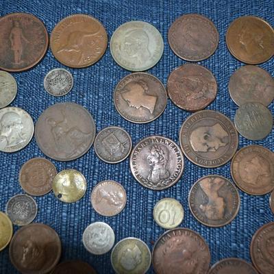 LOT 461 VARIETY OF COINS