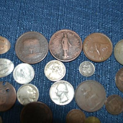LOT 461 VARIETY OF COINS