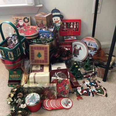 Large Holiday Christmas ðŸŽ„ Winter Lot -Lot 194