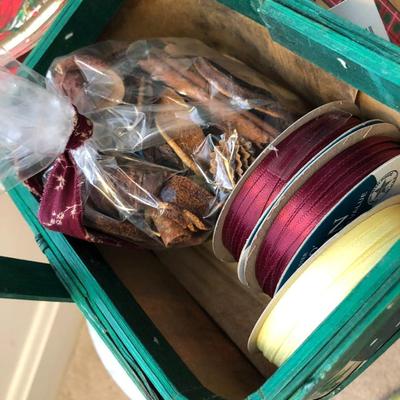 Large Holiday Christmas ðŸŽ„ Winter Lot -Lot 194