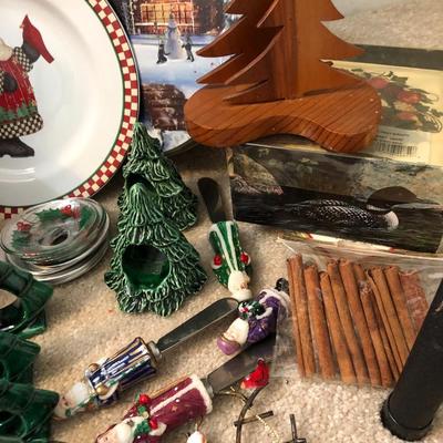 Large Holiday Christmas ðŸŽ„ Winter Lot -Lot 194
