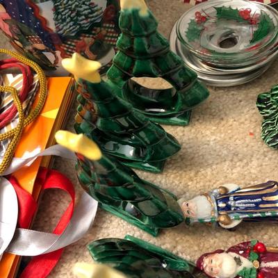Large Holiday Christmas ðŸŽ„ Winter Lot -Lot 194
