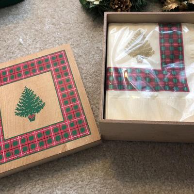 Large Holiday Christmas ðŸŽ„ Winter Lot -Lot 194