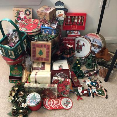 Large Holiday Christmas ðŸŽ„ Winter Lot -Lot 194