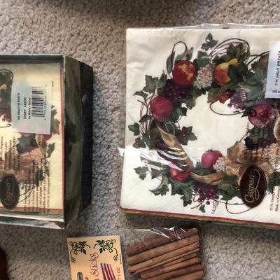 Large Holiday Christmas ðŸŽ„ Winter Lot -Lot 194