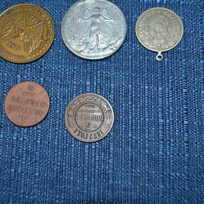 LOT 465. VARIETY OF COINS