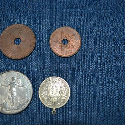 LOT 465. VARIETY OF COINS