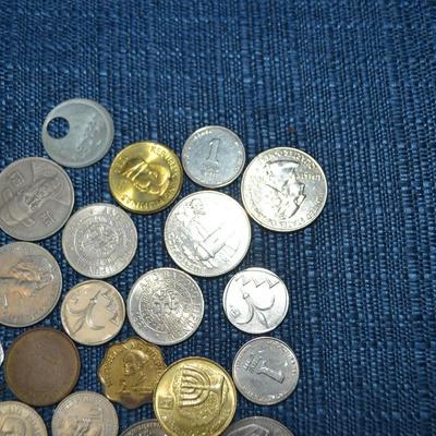 LOT 466. VARIETY OF COINS