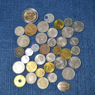 LOT 466. VARIETY OF COINS