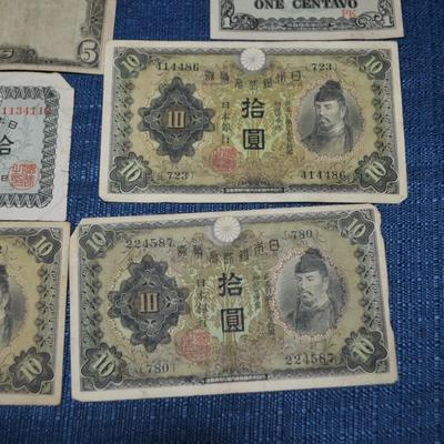 LOT 467. VARIETY OF FOREIGN CURRENCY