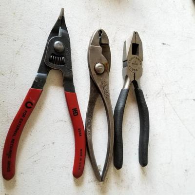 Pliers