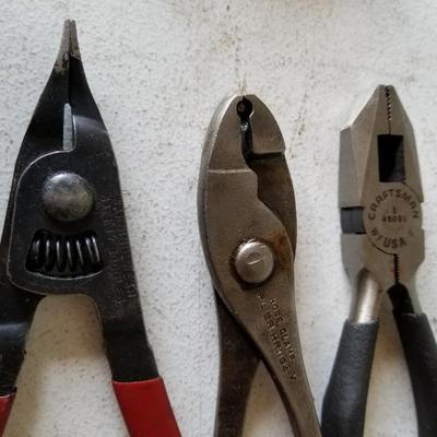 Pliers
