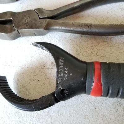 Pliers