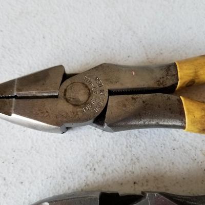 Pliers