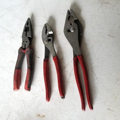 Pliers