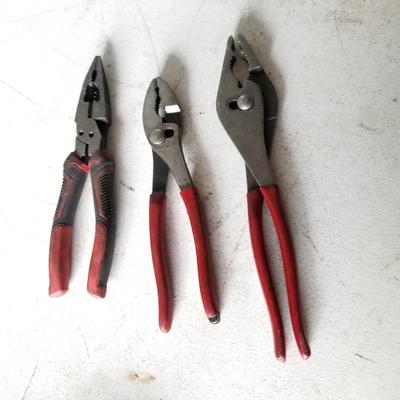 Pliers
