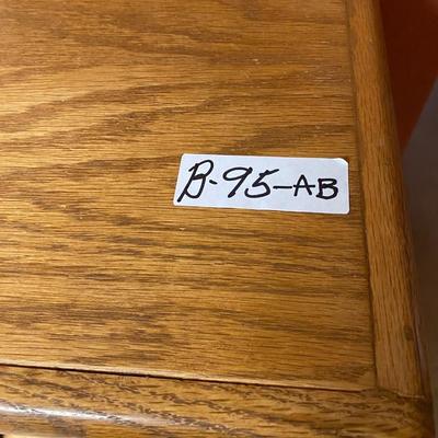 Oak Adjustable 5 Shelf Case