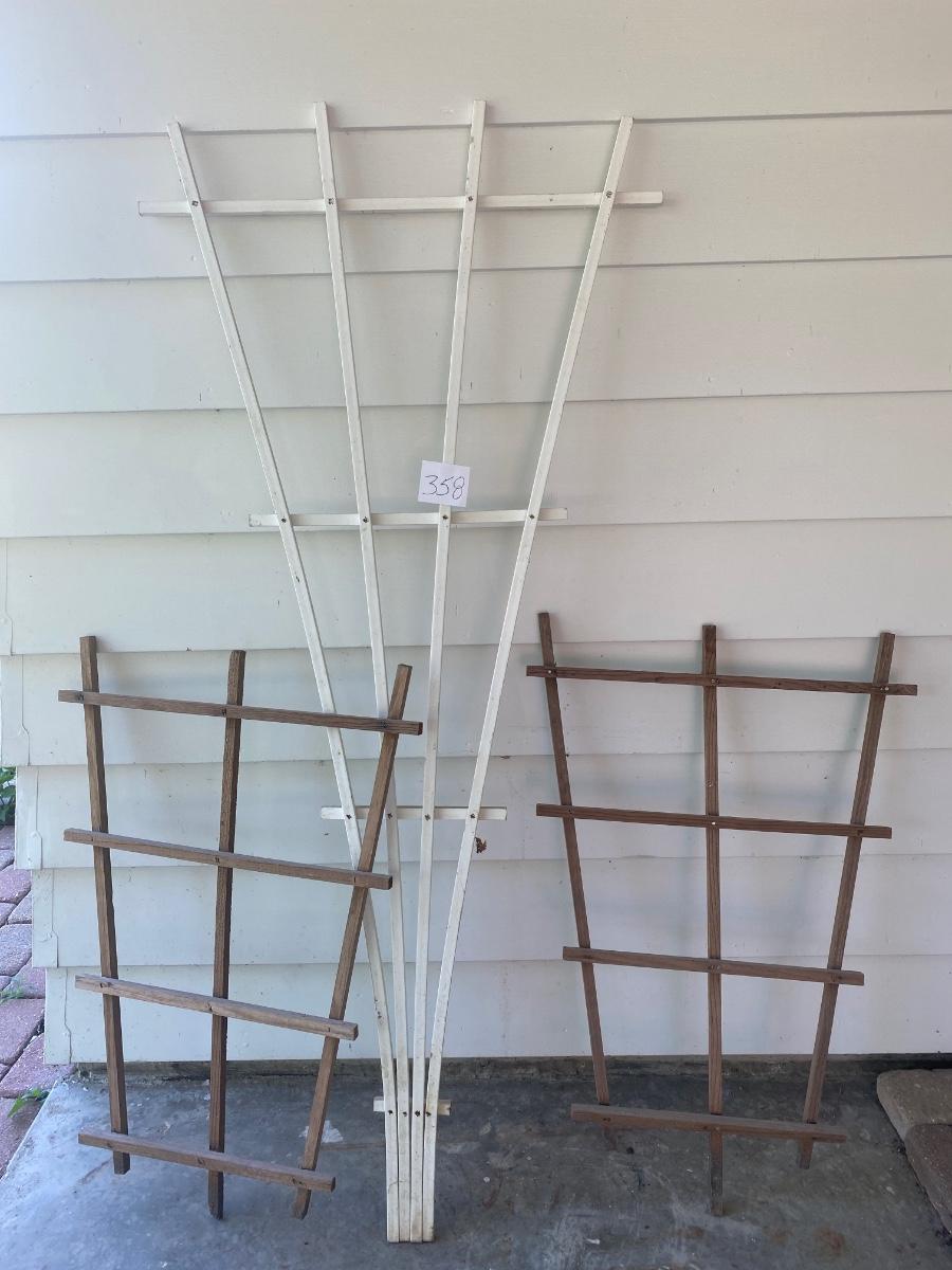 Trellises | EstateSales.org