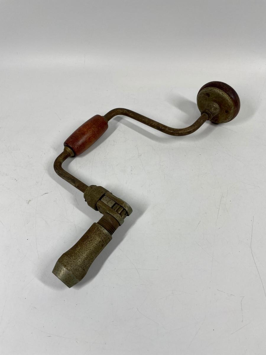 Vintage Auger Brace Hand Drill and 1/2" Speed Handle | EstateSales.org