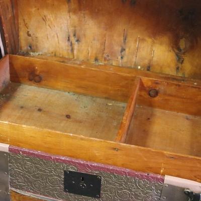 Round Top Trunk with Tray - Refinished -  26 1/2 x 14 1/2 x 18 1/2