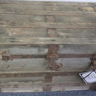 Flat Top Trunk with Tray  30 x 17 x 20 inches