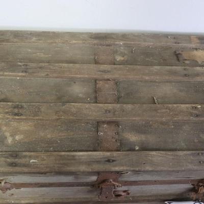 Flat Top Trunk with Tray  30 x 17 x 20 inches