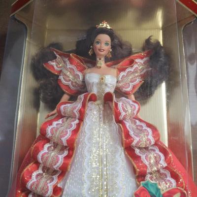 10th Anniversary Happy Holidays Barbie in BOX 1997