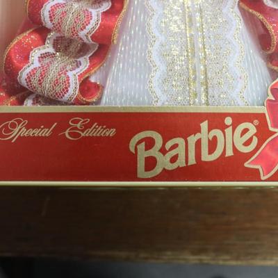 10th Anniversary Happy Holidays Barbie in BOX 1997