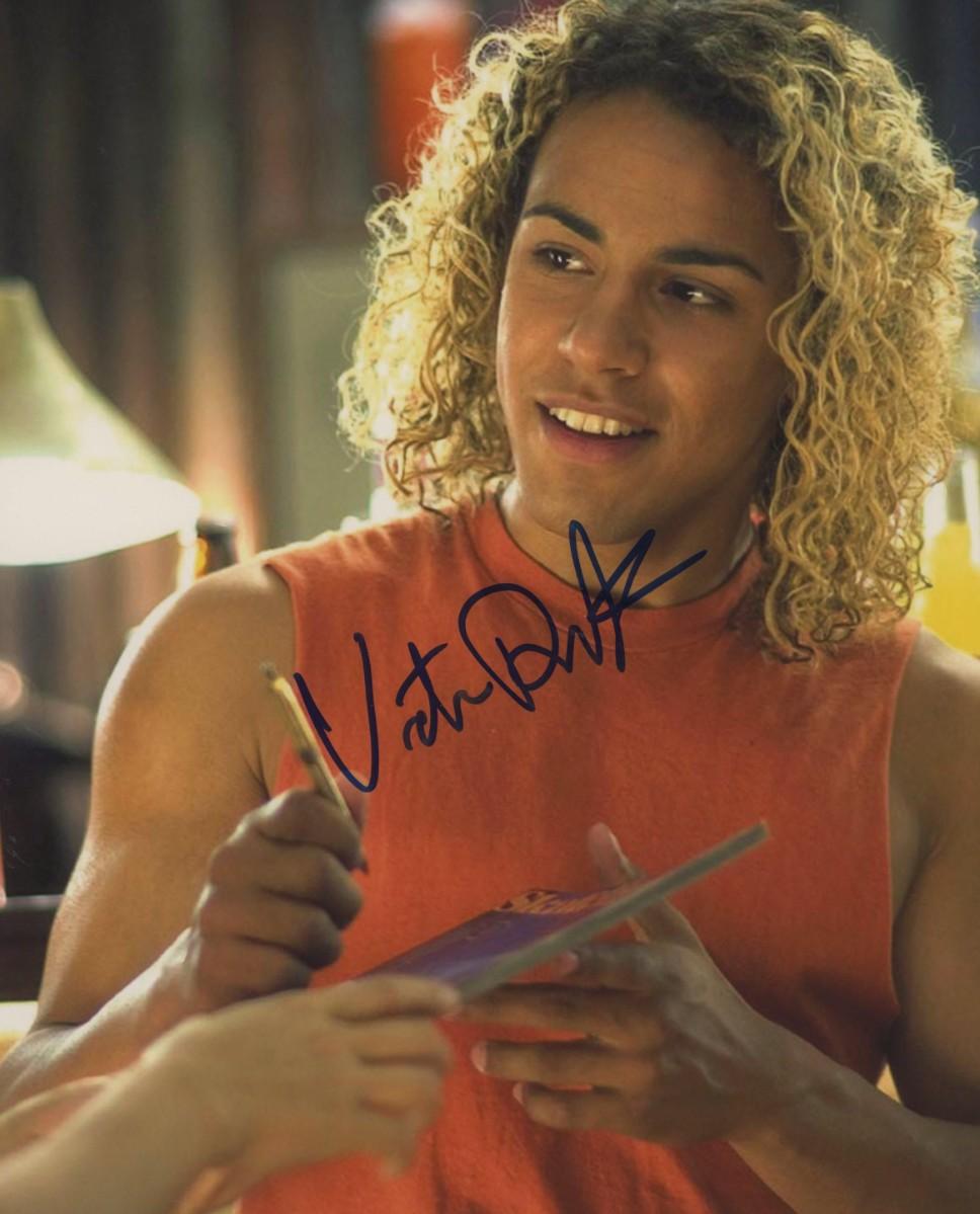 Victor Rasuk signed photo | EstateSales.org