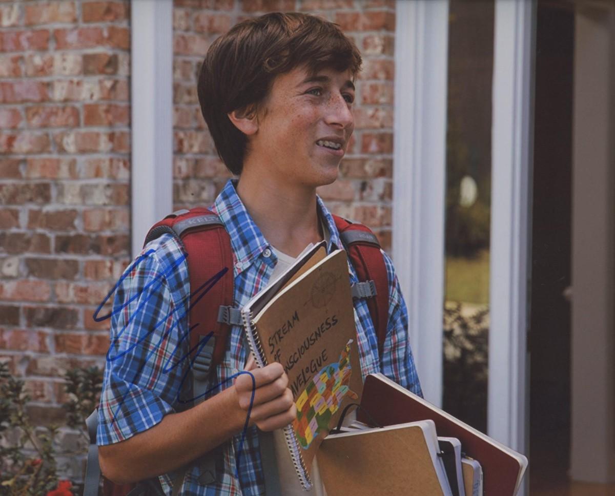 Skyler Gisondo signed photo | EstateSales.org