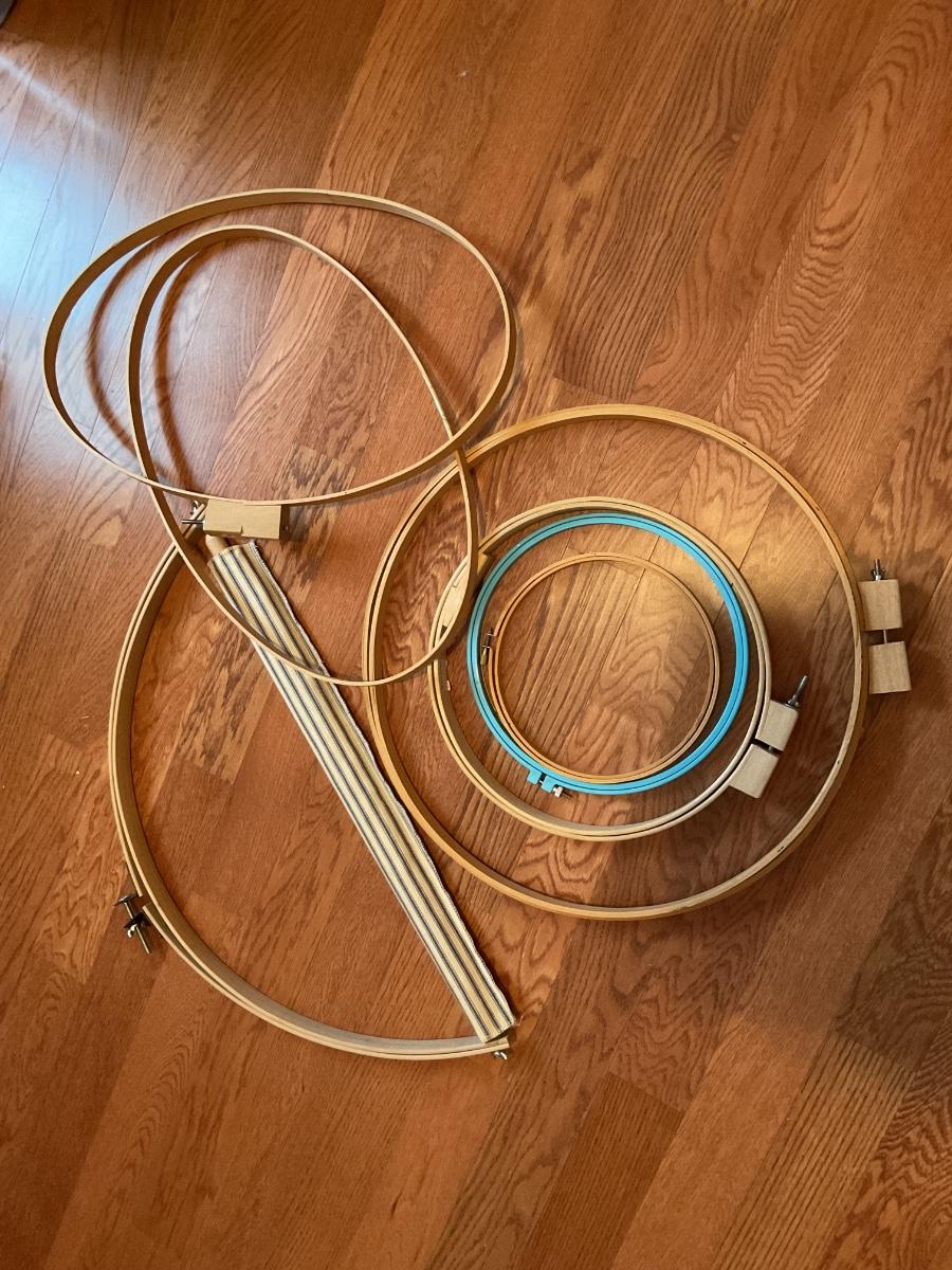 Vintage Round And Oval Embroidery/Quilting Hoops