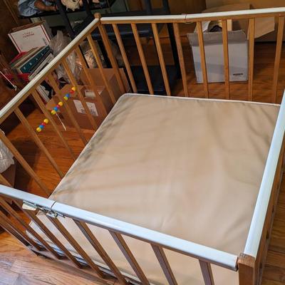 Vintage Hedstrom Playpen