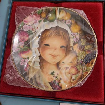 4 Schmid Plate Set Mother & Child Collection Juan Ferrandiz