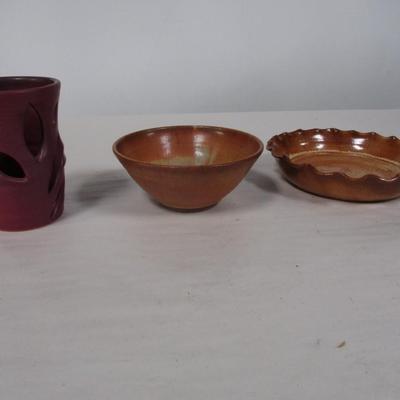 Assortment Of Pottery Pieces