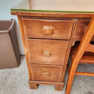 Vintage Solid Wood Desk and Chair Northern Furniture Co. 44Lx23Dx30H