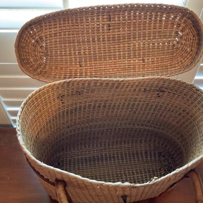 Vintage Straw Purse/Basket with Leather Trim