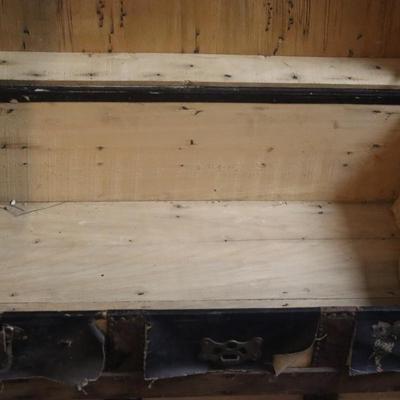 Flat Top Trunk - 32 x 19 x 13 inches