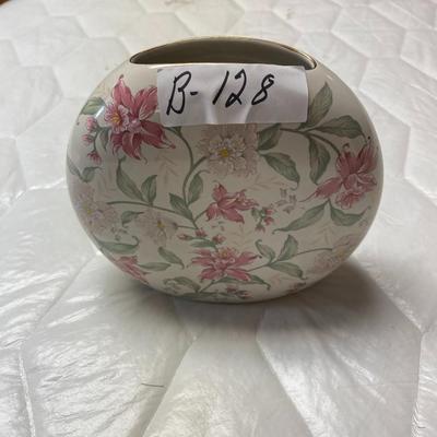 Prima / Japan Floral Design Ceramic Oval Vase