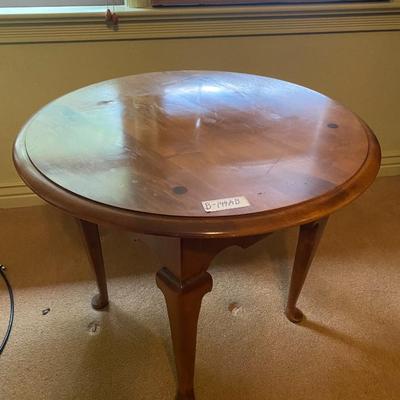 Mid-Century Ethan Allen Heirloom Maple Queen Anne Side Table
