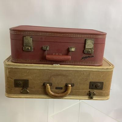 Lot 547 Pair of Vintage Suitcases  Lady Baltimore