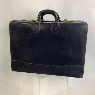 Lot 548 Vintage Black Leather Travel Case ( with combination lock )