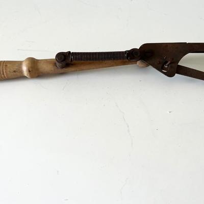 Vintage Wood Handle Skeet Thrower