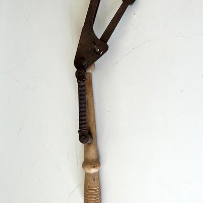 Vintage Wood Handle Skeet Thrower