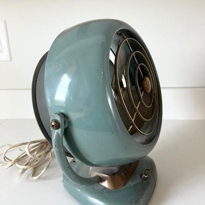 Vintage Mid Century Vornado Model 16C2-1 All Metal 2 Speed Fan