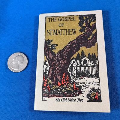 1928 BOOK OF MATTHEW PAMPHLET 4-1/2â€ TALL