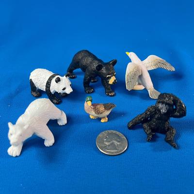 6 PLASTIC ANIMALS- BIRDS BEARS