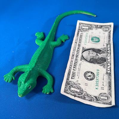 PLASTIC LIZARD 10-1/2â€ LONG